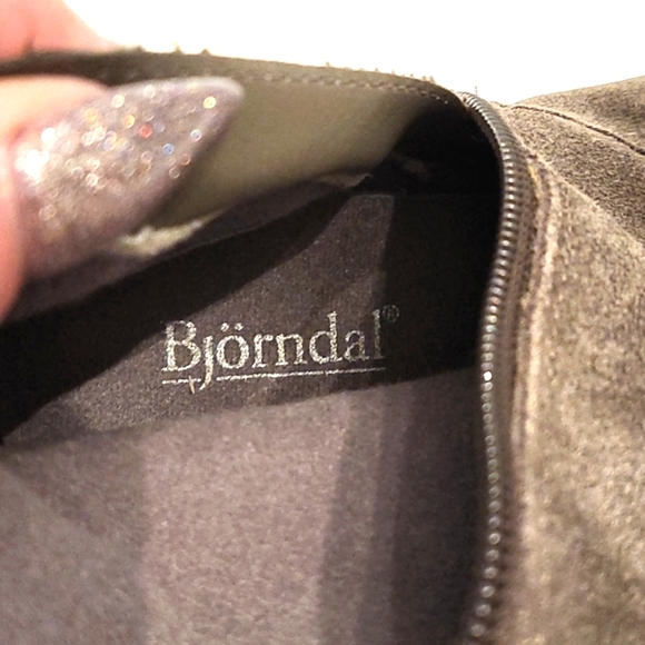 Bjorndal "Solar" Suede Leather Wedge Boot in Taupe Grey - Picture 11 of 16